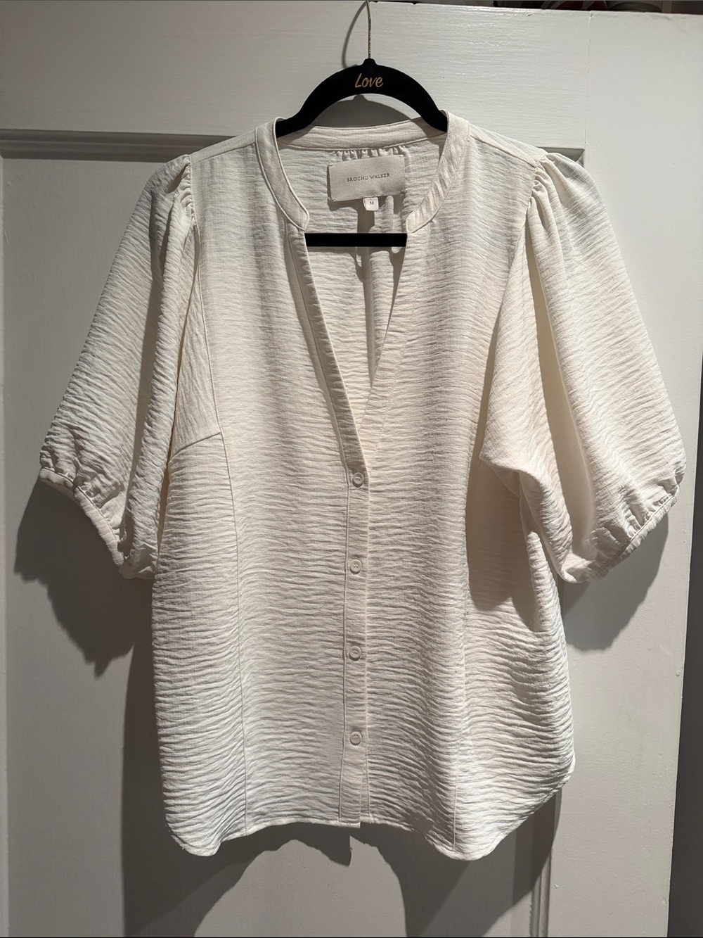 Brochu Walker White Button-Front V-Neck Puff Sleeve Top - Picture 3 of 5